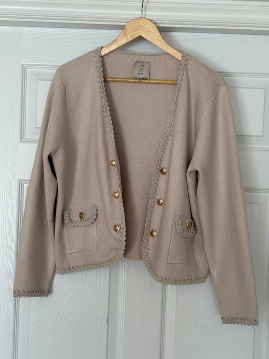 Sweaters - Sioni Open-Front Ivory/Cream Knitted Lady Jacket Cardigan with Gold Buttons